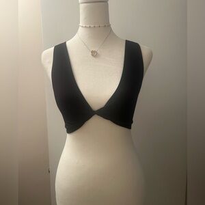 🌹5 for $50🌹Black Ribbed Twist Front Crop Top